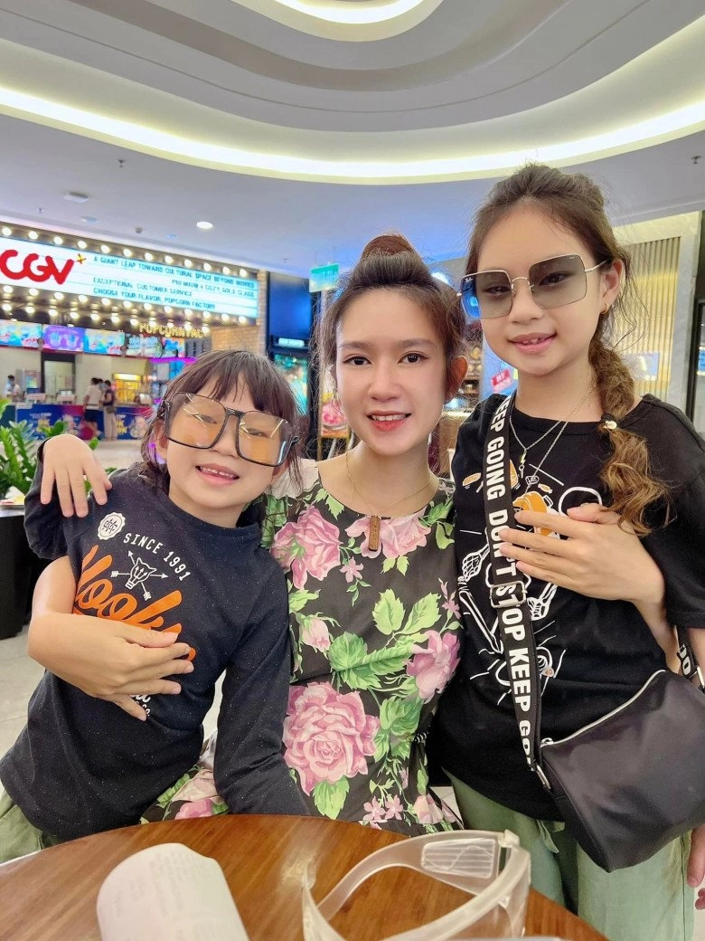 Tiểu thư hà thành sinh con thứ 4 với lý hải ở tuổi 31 giờ u40 mẹ đẹp con xinh kiếm 100 tỷnăm - 9