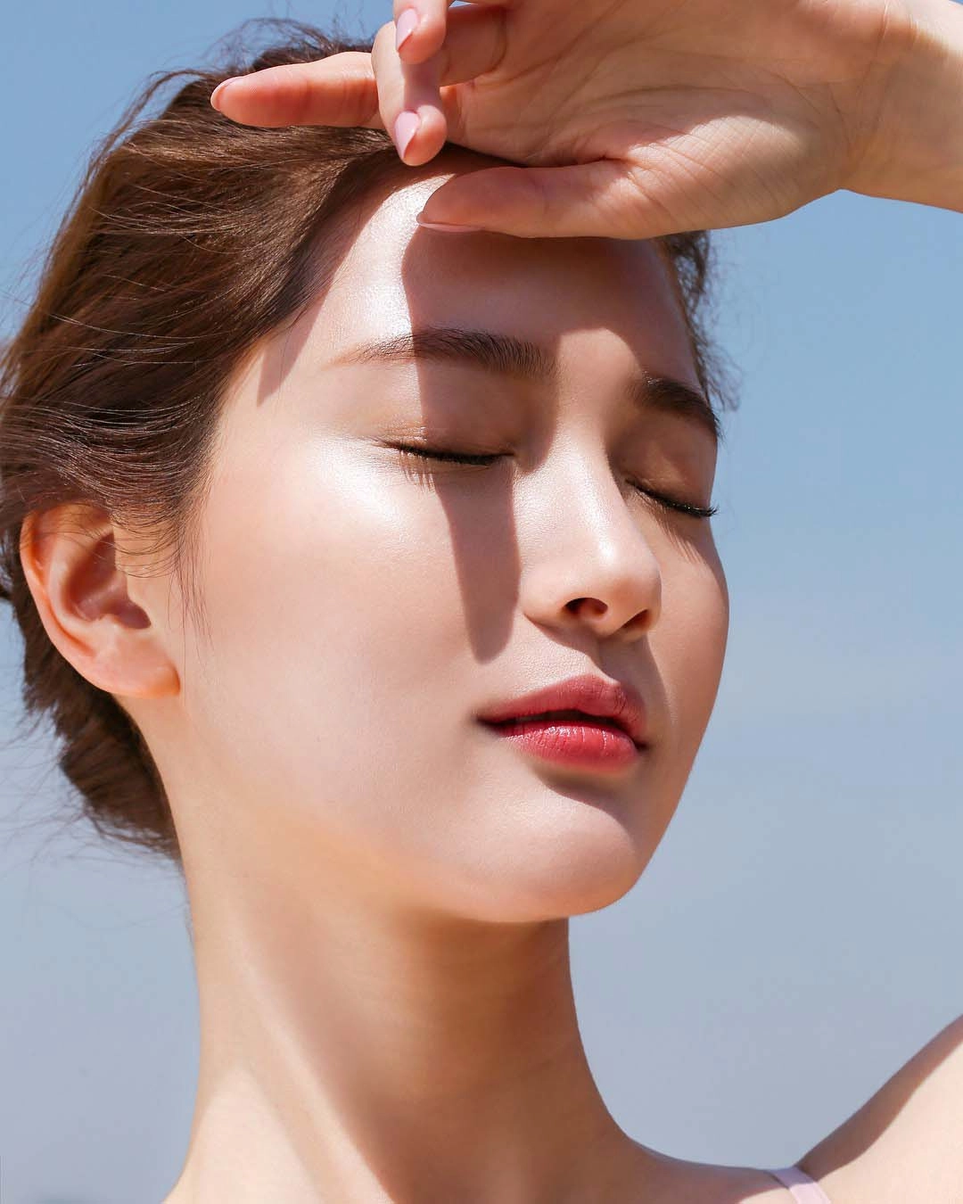 Tiểu vy khoe mặt mộc đẹp như đã qua photoshop không quên hé lộ điều kiện thời tiết nịnh da - 10