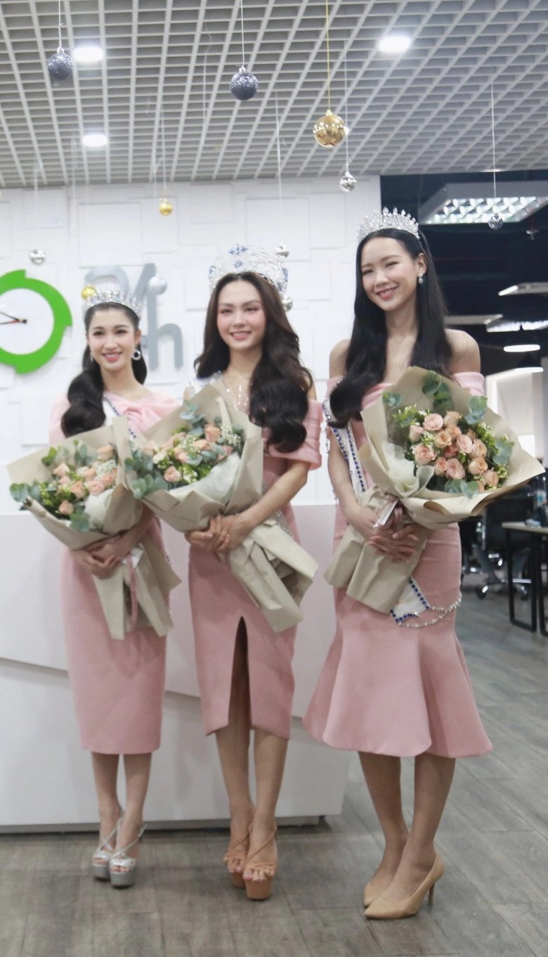 Top 3 miss world vietnam 2022 diện đầm hồng đổ bộ cafe cùng eva - 1