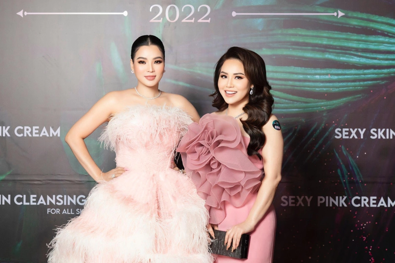 top white best awards of the year 2022 lộ diện á hoàng sale 2 kathy ho - 1
