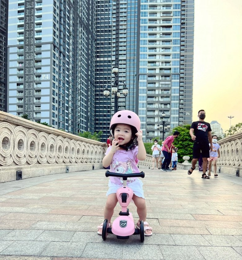 Trần bảo sơn gen quá mạnh 2 con gái với mỹ nhân trương ngọc ánh và bạn gái mới đều giống bố - 11