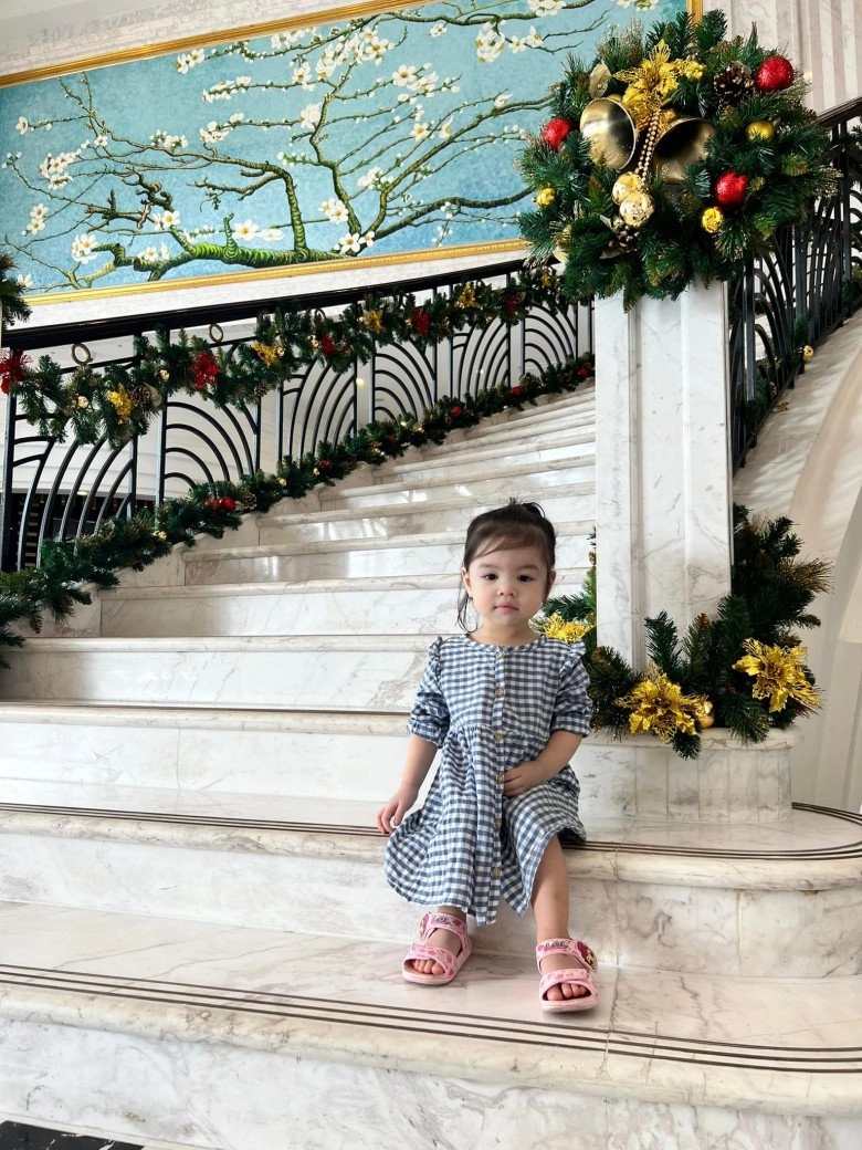 Trần bảo sơn gen quá mạnh 2 con gái với mỹ nhân trương ngọc ánh và bạn gái mới đều giống bố - 12