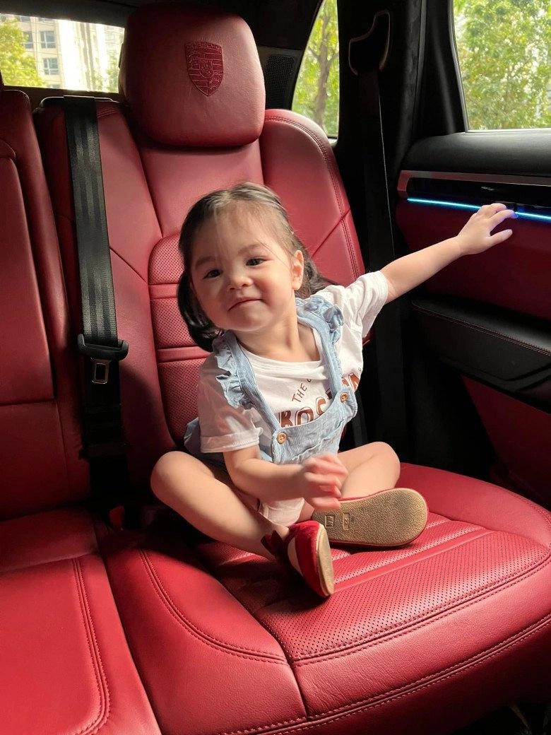 Trần bảo sơn gen quá mạnh 2 con gái với mỹ nhân trương ngọc ánh và bạn gái mới đều giống bố - 13