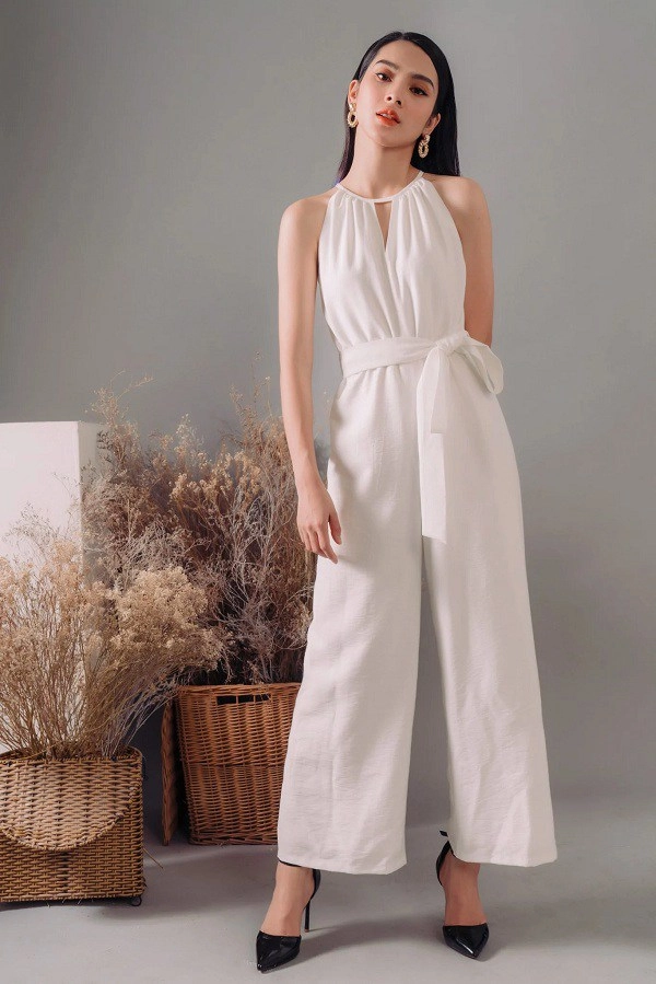 Trang phục thị phi tiếp tục gọi tên jumpsuit chị em thi nhau mắc lỗi để lộ vùng nhạy cảm - 12