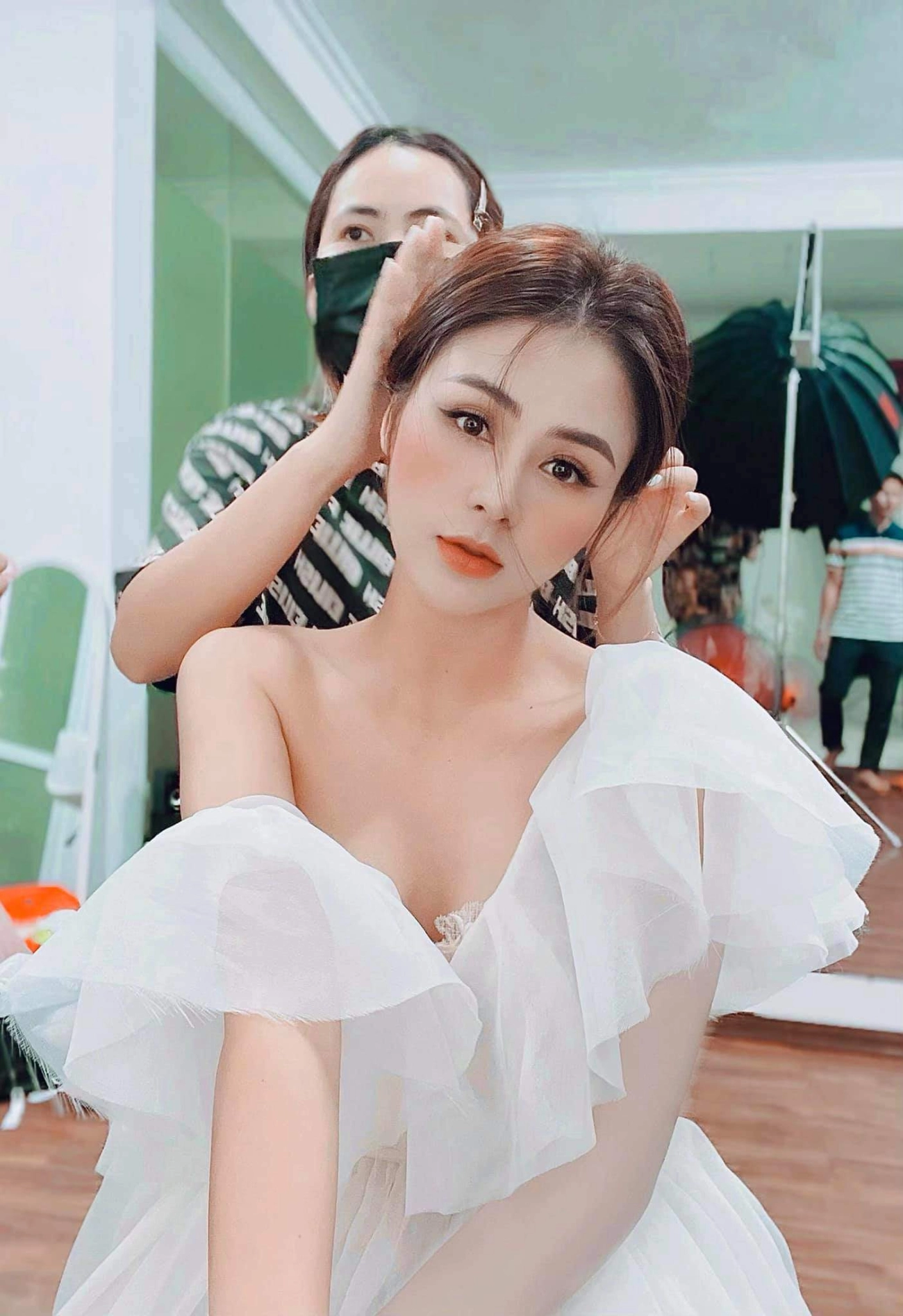 Trang tay sau ly hon my nhan vtv gio tau nha mua xe sang van thay co loi voi con - 1