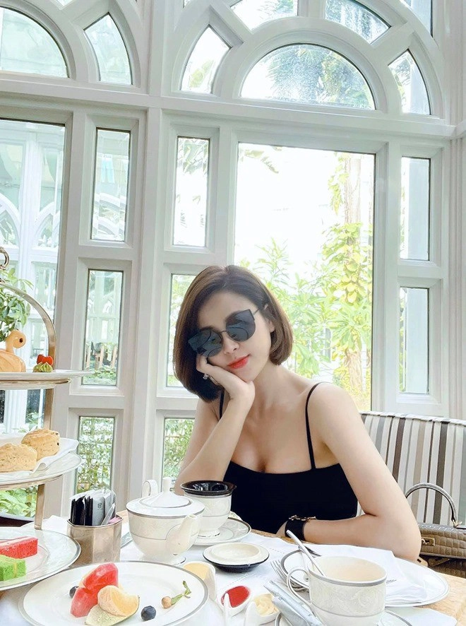 Trang tay sau ly hon my nhan vtv gio tau nha mua xe sang van thay co loi voi con - 10