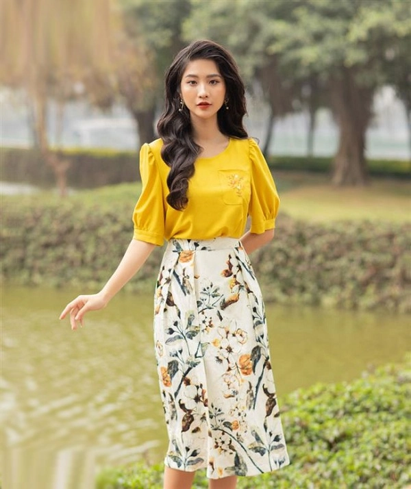 Tranh thủ chân váy hoa đang siêu hot dịp hè nàng diện 10 outfit này là sành điệu miễn bàn - 3