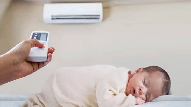 Trẻ bị sốt có nên nằm điều hòa không - 1