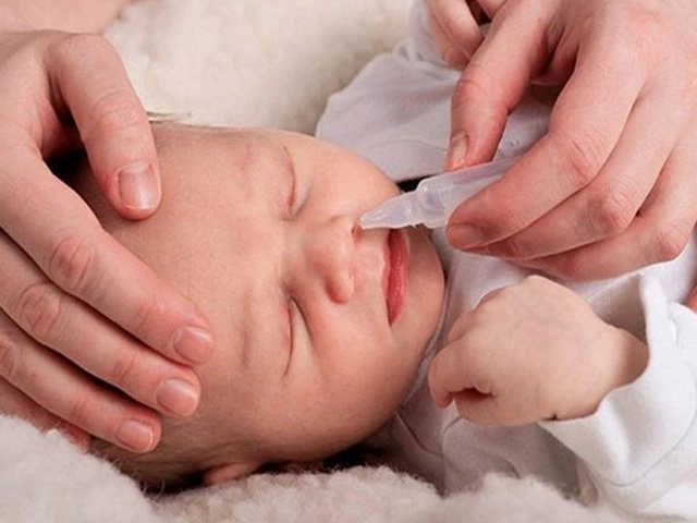 Trẻ sơ sinh bị nghẹt mũi nhưng không chảy nước mũi là bị sao xử lý thế nào - 4