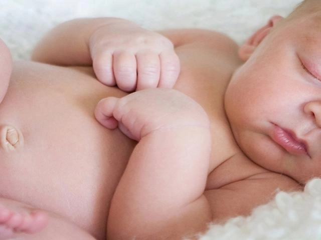 Trẻ sơ sinh bị sôi bụng có sao không - 5
