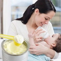 Trẻ uống sữa công thức đi ngoài màu xanh và nguyên nhân - 4