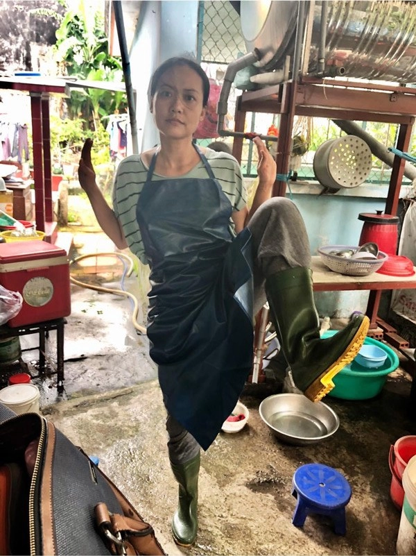 Trên màn ảnh đóng vai giản dị ít mặc đồ mới ngoài đời hồng ánh chịu chơi không kém ai - 9