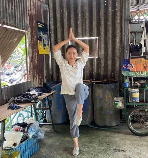 Trên màn ảnh đóng vai giản dị ít mặc đồ mới ngoài đời hồng ánh chịu chơi không kém ai - 11