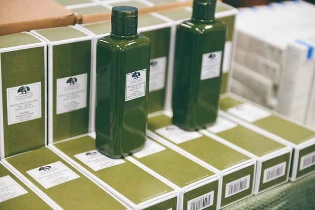 Triệt phá kho mỹ phẩm fake hội nghiện skincare tá hoả vì có chai kem chống nắng quốc dân - 8