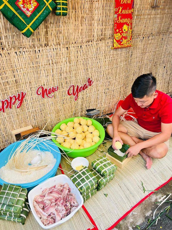 Trịnh kim chi lê thúy và dàn sao gói bánh chưng có người mang bánh ra chuồng bò khoe - 19