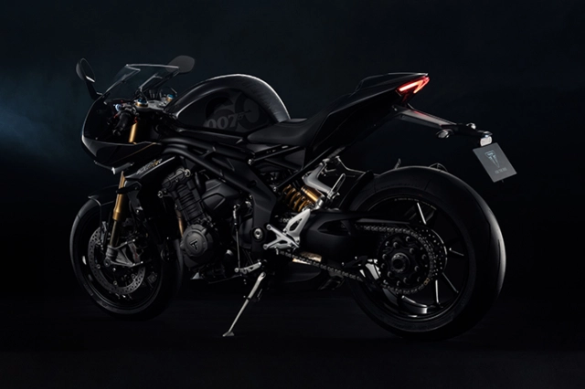 Trình làng triumph speed triple 1200 rr bond edition độc đáo tuyệt đẹp - 2