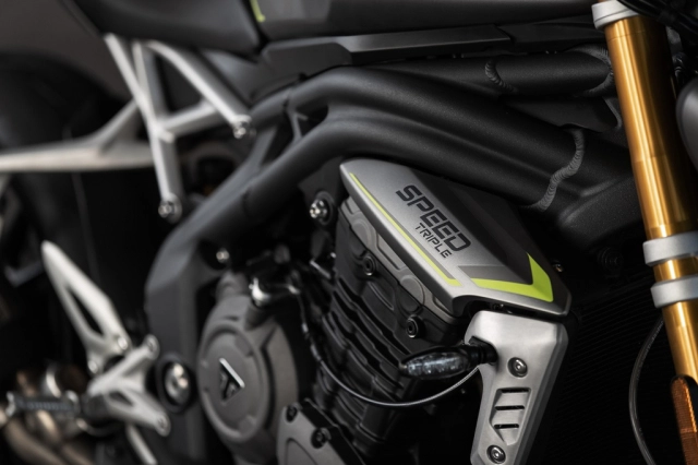 Triumph speed triple 1200 rs 2021 và ducati streetfighter v4 s trên bàn cân thông số - 3