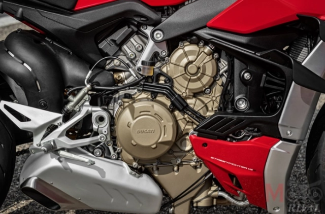 Triumph speed triple 1200 rs 2021 và ducati streetfighter v4 s trên bàn cân thông số - 4