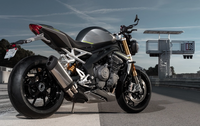 Triumph speed triple rr và rs bị triệu hồi hàng loạt do vấn đề về bu lông đĩa phanh - 2