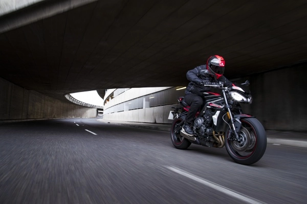 Triumph street triple r không rẻ nhất nhưng tốt nhất - 9