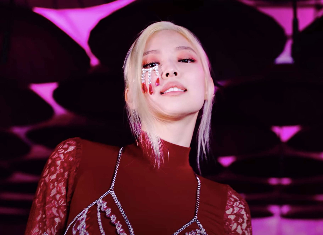 Trổ tài đính đá lên da như jennie blackpink thuý vân lấn át cả đương kim hoa hậu kỳ duyên - 5