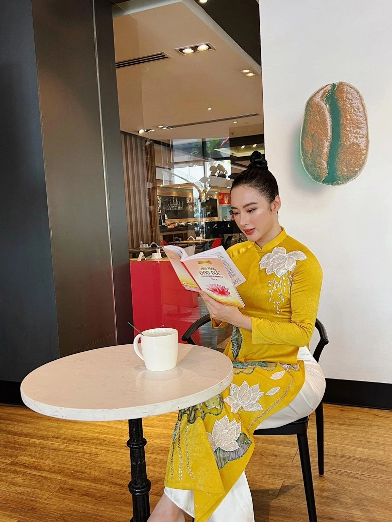 Trở về làm mỹ nhân ăn chay angela phương trinh cất tiệt váy áo cắt xẻ vẫn ghi điểm với dáng đẹp mượt mà - 5