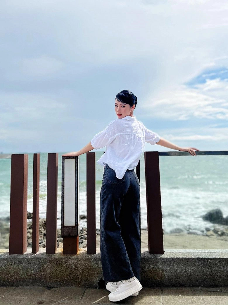 Trở về làm mỹ nhân ăn chay angela phương trinh cất tiệt váy áo cắt xẻ vẫn ghi điểm với dáng đẹp mượt mà - 13