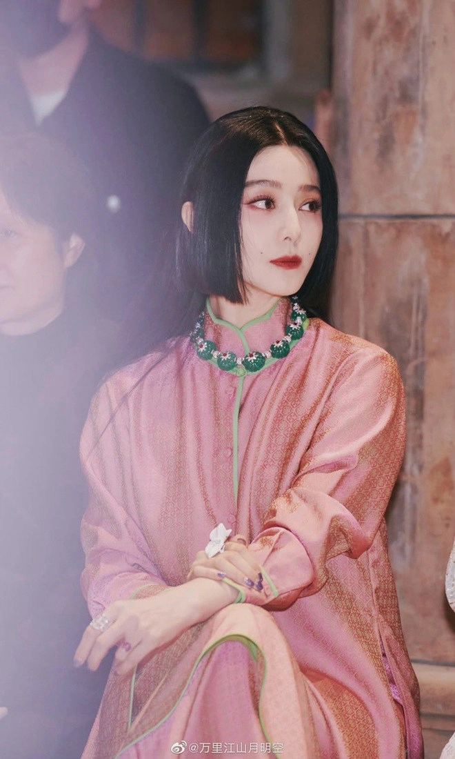 Trở về sau miss world đỗ thị hà chăm da như phạm băng băng dù cách biệt 20 tuổi - 10