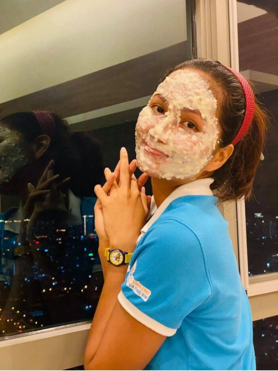 Trở về sau miss world đỗ thị hà chăm da như phạm băng băng dù cách biệt 20 tuổi - 14