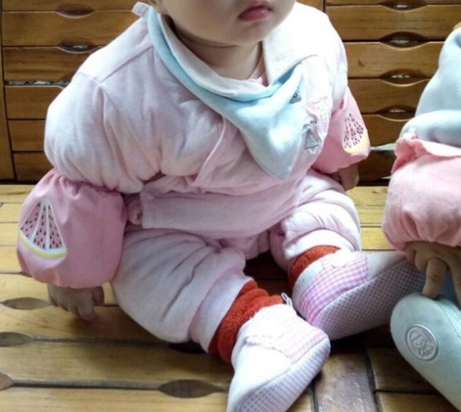 Trời mới chớm mát mẻ mẹ đắp 3 lớp chăn cho con 2 tháng sáng hôm sau bé nguy kịch - 3