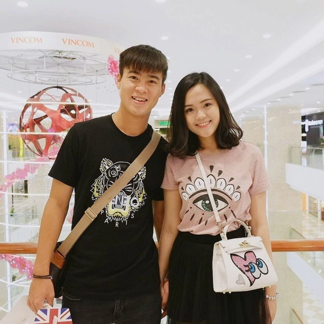trốn con đi xem chồng đá bóng quỳnh anhăn diện hệt thời còn son chỉ 1 chi tiếtthay đổi - 6