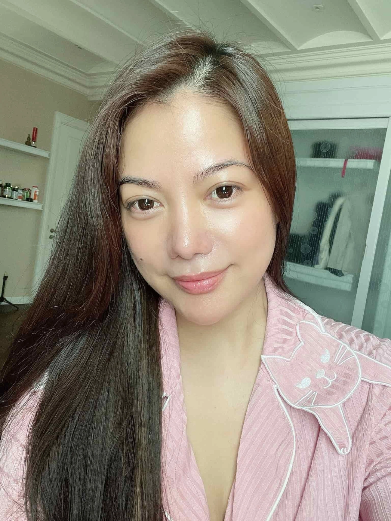 Trương ngọc ánh khoe mặt mộc trong veo nhan sắc nền nã liền được so sánh với triệu vy - 1