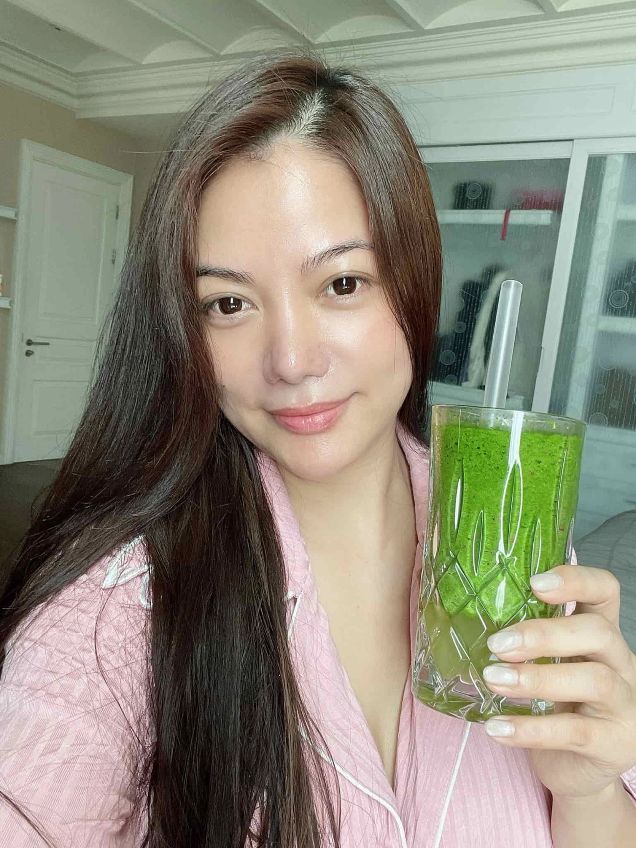 Trương ngọc ánh khoe mặt mộc trong veo nhan sắc nền nã liền được so sánh với triệu vy - 2