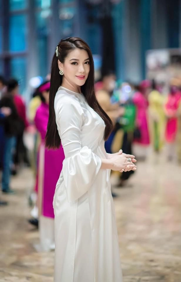 Trương ngọc ánh lộ chiếc cằm nhọn cứng đờ lạ lẫm khác xa ngày trước - 3