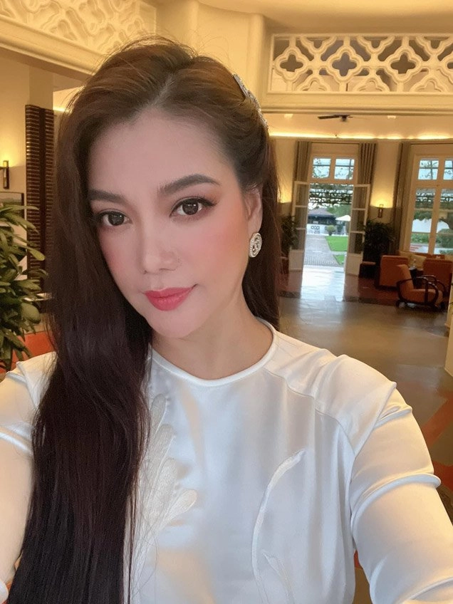 Trương ngọc ánh lộ chiếc cằm nhọn cứng đờ lạ lẫm khác xa ngày trước - 4