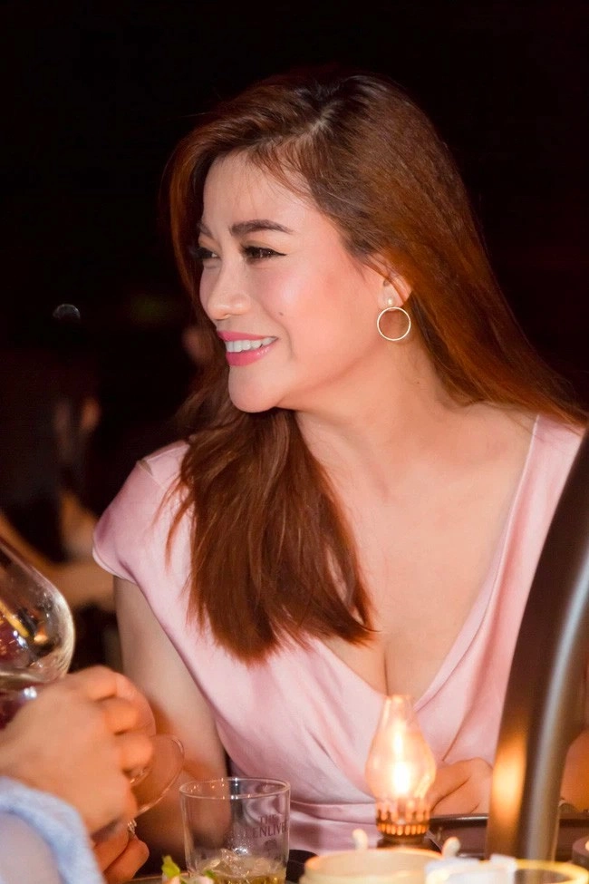 Trương ngọc ánh lộ chiếc cằm nhọn cứng đờ lạ lẫm khác xa ngày trước - 17