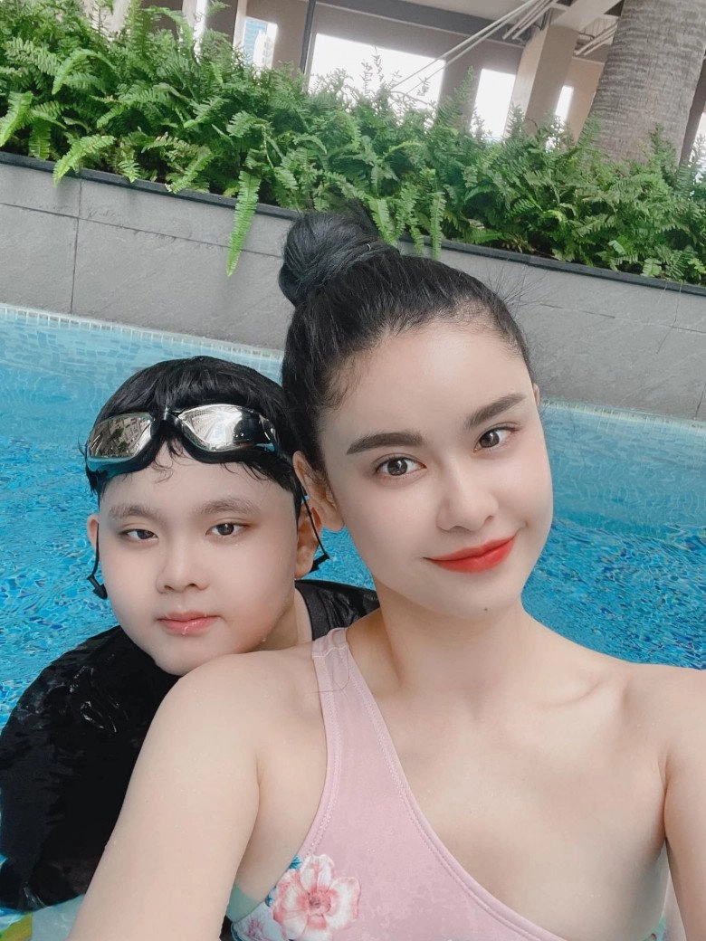 Trương quỳnh anh làm mẹ đơn thân ngày càng trẻ đẹp nhận không ra bé sushi vì quá khác - 8