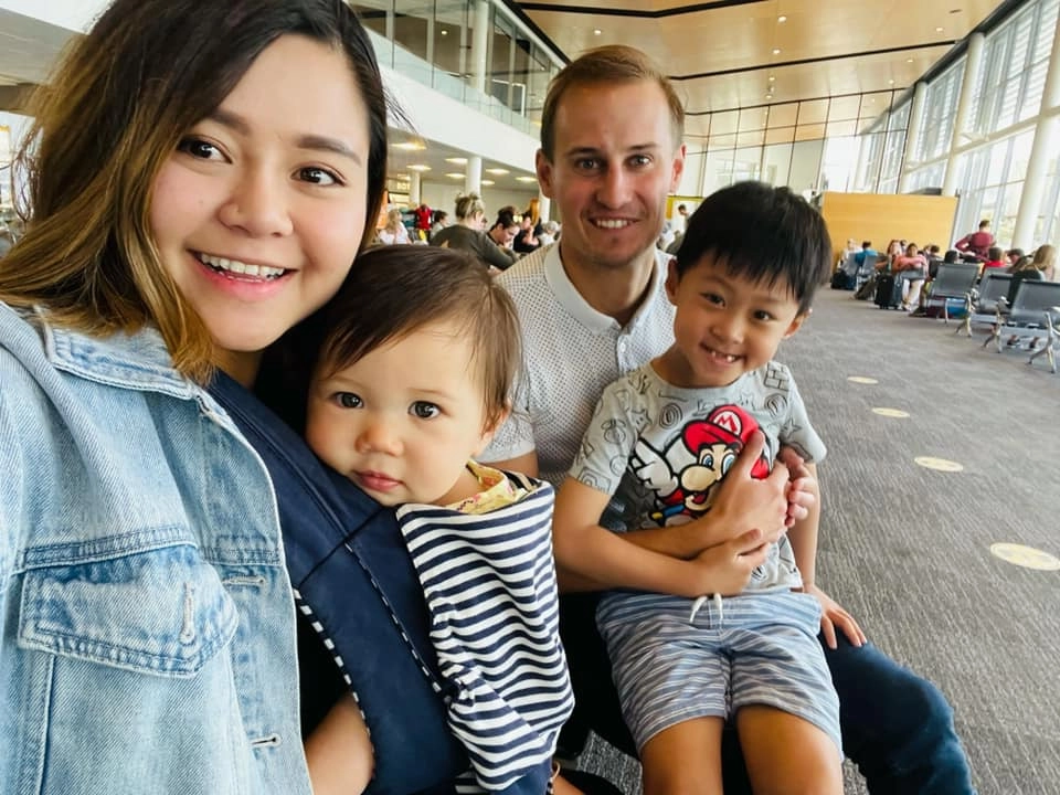 Từng ám ảnh một mình nuôi con mẹ đơn thân việt lấy ngay chồng tây rồi sống đời hạnh phúc - 2