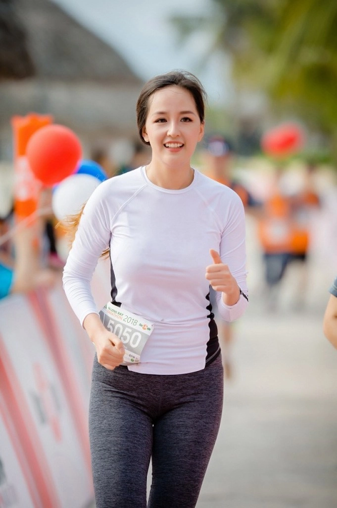 Từng bị body-shaming bụng béo mai phương thuý thay đổi với thân hình khô mỡ nhưng nhập viện triền miên - 2