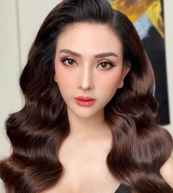 Từng bị chê phẫu thuật thẩm mỹ hỏng nhan sắc thu thuỷ sau sinh 2 tháng đẹp không tỳ vết - 2
