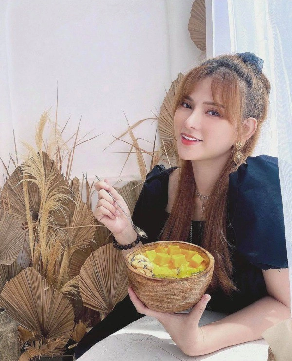 Từng bị chê phẫu thuật thẩm mỹ hỏng nhan sắc thu thuỷ sau sinh 2 tháng đẹp không tỳ vết - 12