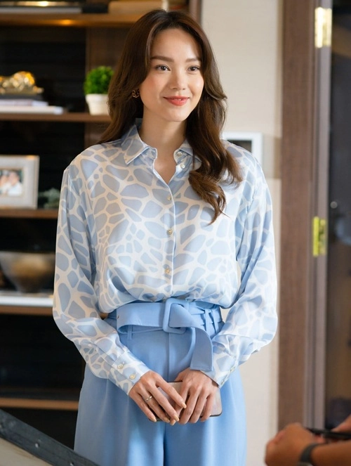 Từng bị tuýt còi vì mặc xuyên thấu minh hằng giờ chỉ chị em phối đồ công sở cực mê - 6