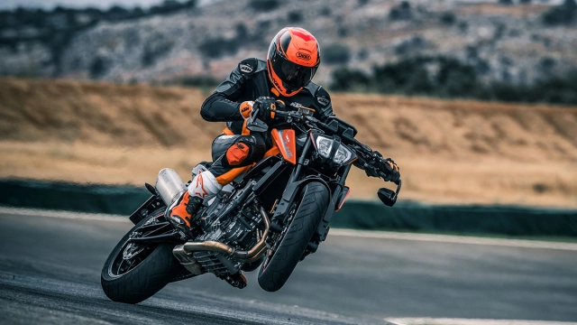 Tưng bừng khai trương ktm việt nam dành tặng nhiều ưu đãi cho khách hàng mua 790 duke - 3