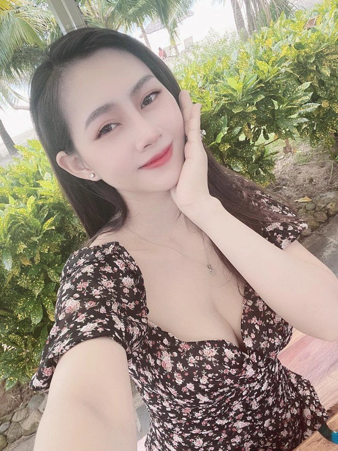 Từng là hotgirl nổi bật nhất nhì làng hài yến xôi về làm mẹ 2 con body vẫn nóng bỏng - 10