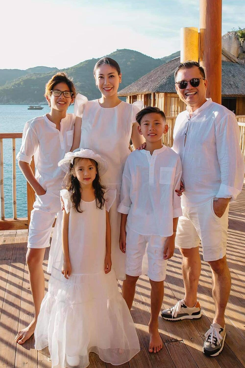 Từng tắm chung với lợn hoa hậu trẻ nhất việt nam làm mẹ giàu sang nuôi con như quý tộc - 7