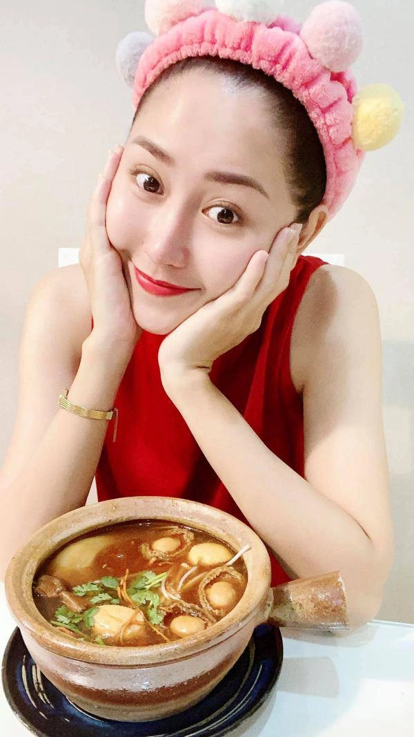 Từng trầm cảm vì sửa mũi hư nữ diễn viên này giờ đẹp không góc chết - 8
