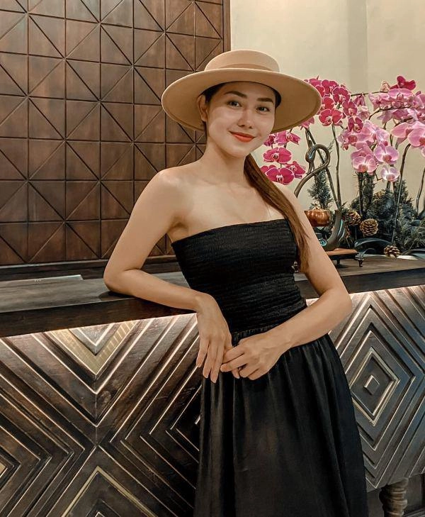Từng trầm cảm vì sửa mũi hư nữ diễn viên này giờ đẹp không góc chết - 18