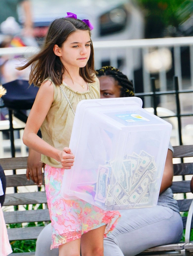 U mê nhan sắc suri cruise bé gái xinh nhất nhì hollywood giờ đã ra dáng mỹ nhân tính tình thay đổi - 15