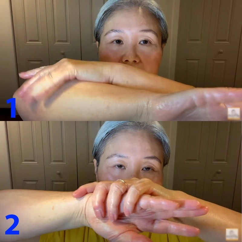 U30 chưa biết cách massage chống lão hóa da mặt hãy để cụ bà u60 hướng dẫn - 13