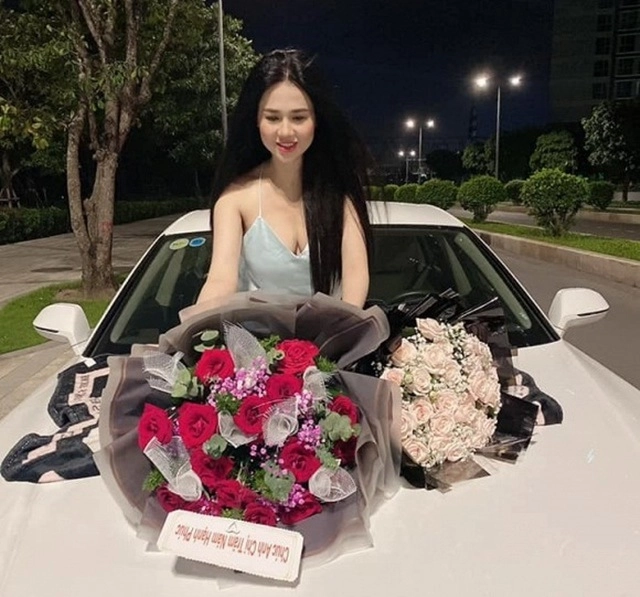 U40 làm mẹ bỉm 2 con chị gái ngọc trinh tiêu 500 triệutháng vóc dáng nóng bỏng chẳng kém em - 16